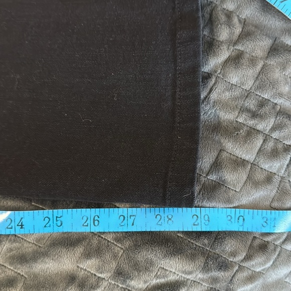 Madewell Womans Black Fleamarket Flare Jean - Picture 8 of 12